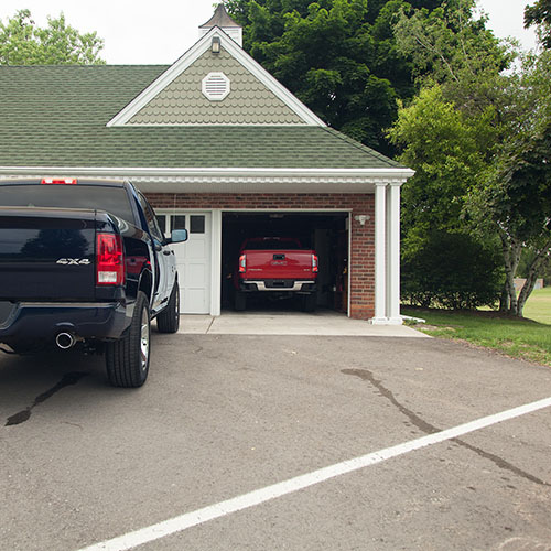 Garage & Parking